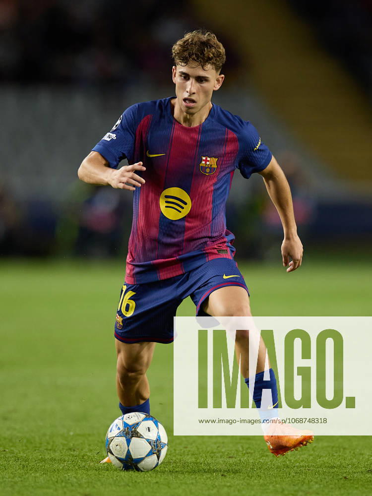Fermin Lopez of FC Barcelona, Barca in action during the UEFA Champions League match between FC Barcelona v Olympiakos Piraeus at the Lluis Companys Olympic Stadium on October 21, 2025 in Barcelona Spain. Barcelona Spain - ZUMAr232 20251021_zsp_r232_181