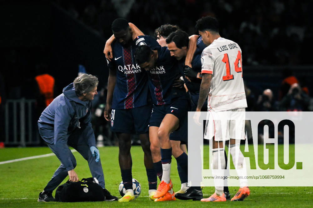 Champions League PSG vs FC Bayern Munich - FA Paris Saint-Germain’s defender Achraf Hakimi reacts as he is injured during the UEFA Champions League football match between Paris Saint-Germain and FC Bayern Munich at the Parc des Princes Stadium in Paris on November 4, 2025. Photo by Firas Abdullah ABACAPRESS.COM Paris Ile-de-France France