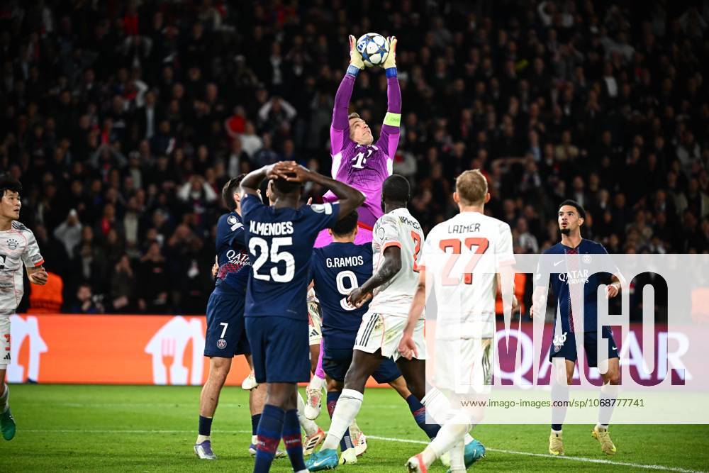 Neuer manuel FOOT LIGUE DES CHAMPIONS 2025 PSG BAYERN MUNICH 1 2 PARC DES PRINCES PARIS FRANCE 04 11 2025 LAHALLE PIERRE PARIS PARC DES PRINCES France GermanyxJapanxUKxFrancexBelgiumxOUT