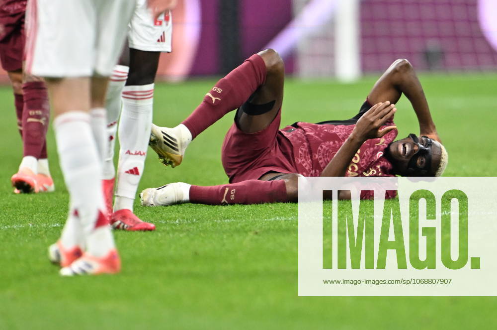 Ajax v Galatasaray - UEFA Champions League AMSTERDAM, NETHERLANDS - NOVEMBER 05: Victor Osimhen (45) of Galatasaray gets injured during the UEFA Champions League week 4 football match between Ajax and Galatasaray at Johan Cruijff Arena in Amsterdam, Netherlands on November 05, 2025. Halil Sagirkaya Anadolu Amsterdam Netherlands. Editorial use only. Please get in touch for any other usage.