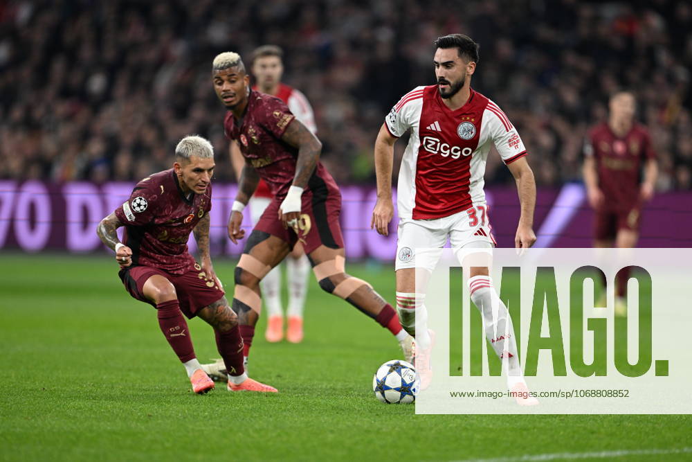 Ajax v Galatasaray - UEFA Champions League AMSTERDAM, NETHERLANDS - NOVEMBER 05: Lucas Torreira (34) of Galatasaray in action against Josip Sutalo (37) of Ajax during the UEFA Champions League week 4 football match between Ajax and Galatasaray at Johan Cruijff Arena in Amsterdam, Netherlands on November 05, 2025. Dursun Aydemir Anadolu Amsterdam Netherlands. Editorial use only. Please get in touch for any other usage.
