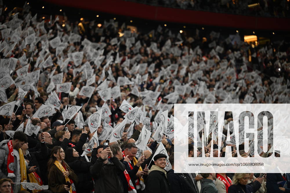 Ajax v Galatasaray - UEFA Champions League AMSTERDAM, NETHERLANDS - NOVEMBER 05: Fans of Ajax show their support during the UEFA Champions League week 4 football match between Ajax and Galatasaray at Johan Cruijff Arena in Amsterdam, Netherlands on November 05, 2025. Dursun Aydemir Anadolu Amsterdam Netherlands. Editorial use only. Please get in touch for any other usage.