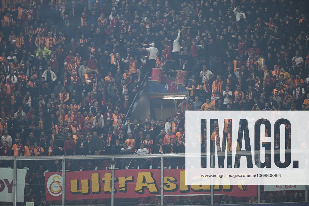 Ajax v Galatasaray - UEFA Champions League AMSTERDAM, NETHERLANDS - NOVEMBER 05: Fans of Galatasaray show their support during the UEFA Champions League week 4 football match between Ajax and Galatasaray at Johan Cruijff Arena in Amsterdam, Netherlands on November 05, 2025. Dursun Aydemir Anadolu Amsterdam Netherlands. Editorial use only. Please get in touch for any other usage.