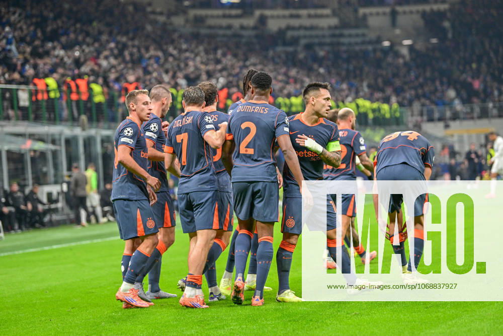 Inter v Kairat Almaty, UEFA Champions League football, Milano, Italy Milano, Italy. 05th, November 2025. Celebration after Lautaro Martinez (10) of Inter scores for 1-0 during the UEFA Champions League match between Inter and Kairat Almaty at Giuseppe Meazza in Milano. Italy, Milano