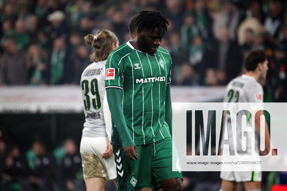 Soccer 1 Bundesliga, SV Werder Bremen VfL Wolfsburg v l Victor Boniface SV Werder Bremen Bremen