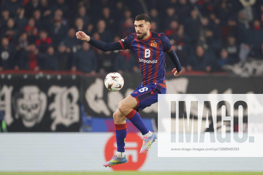 FC Basel - FCS Bukarest Adrian Barisic (FC Basel) 06.11.2025 Stadion St.Jakob Park Basel, SCHWEIZ, Saison 2025 2026 Herren Fussball Europa League FC Basel - FCS Bukarest Adrian Barisic (FC Basel)