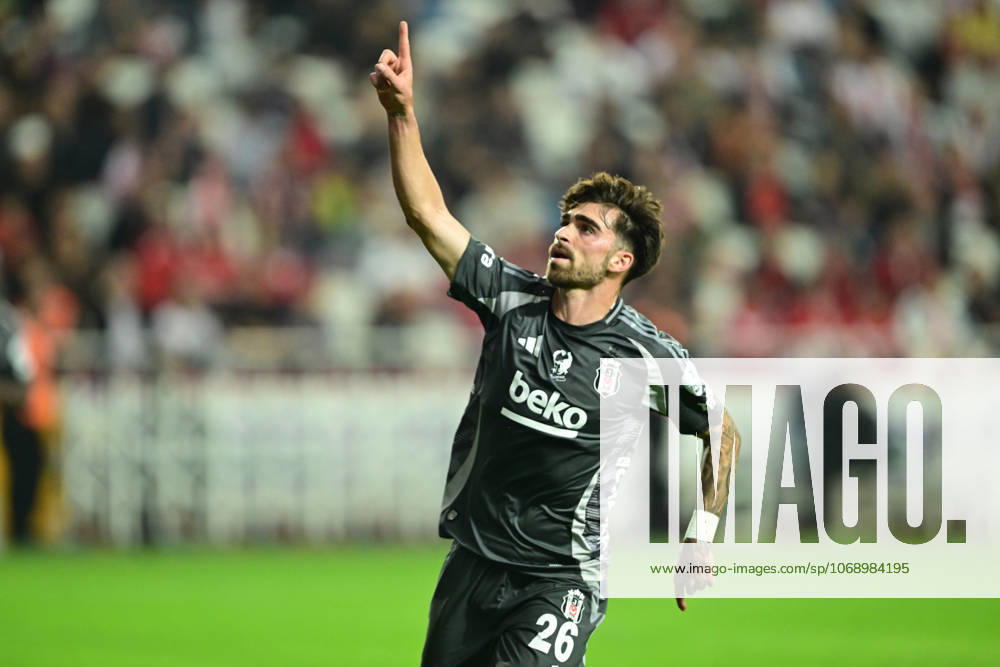 Hesap.com Antalyaspor v Besiktas - Turkish Super Lig ANTALYA, TURKIYE - NOVEMBER 8: Jota Silva of Besiktas celebrates after scoring a goal during the Turkish Super Lig week 12 match between Hesap.com Antalyaspor and Besiktas at Corendon Airlines Park Antalya Stadium in Antalya, Turkiye, on November 8, 2025. Orhan Cicek Anadolu Antalya Turkey. Editorial use only. Please get in touch for any other usage.