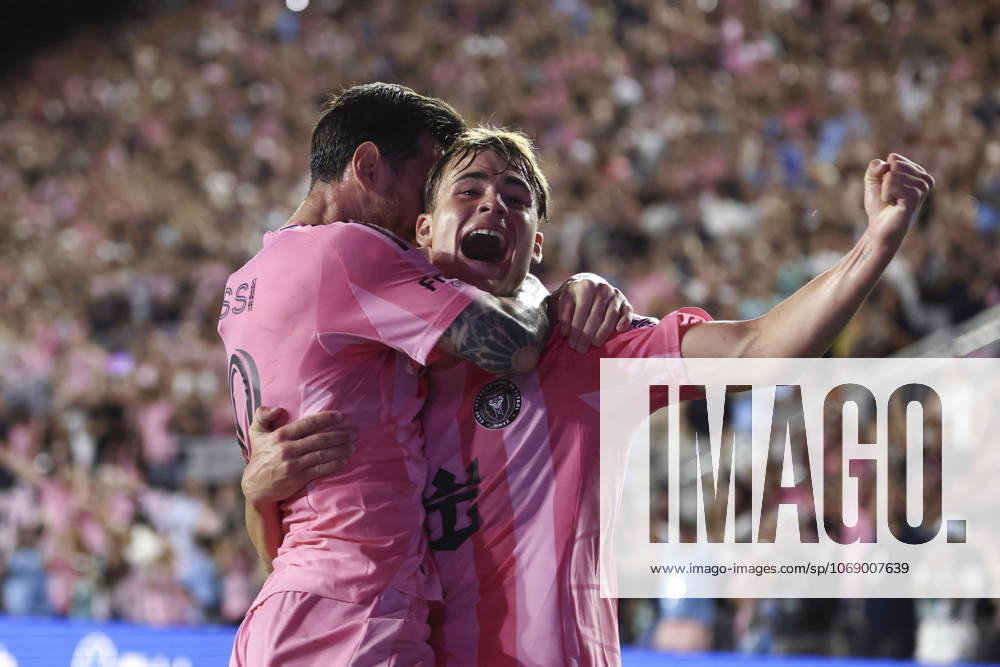 FT. LAUDERDALE, FL - NOVEMBER 08: Inter Miami forward Mateo Silvetti (24) celebrates his assist to Messis second goal of the first half during game three of the first round playoff patch between Nashville SC and Inter Miami CF on Saturday, November 8, 2025 at Chase Stadium in Fort Lauderdale, FL. (Photo by Peter Joneleit Icon Sportswire) SOCCER: NOV 08 MLS, Fussball Herren, USA Cup Playoffs Inter Miami CF vs Nashville SC Icon251108090