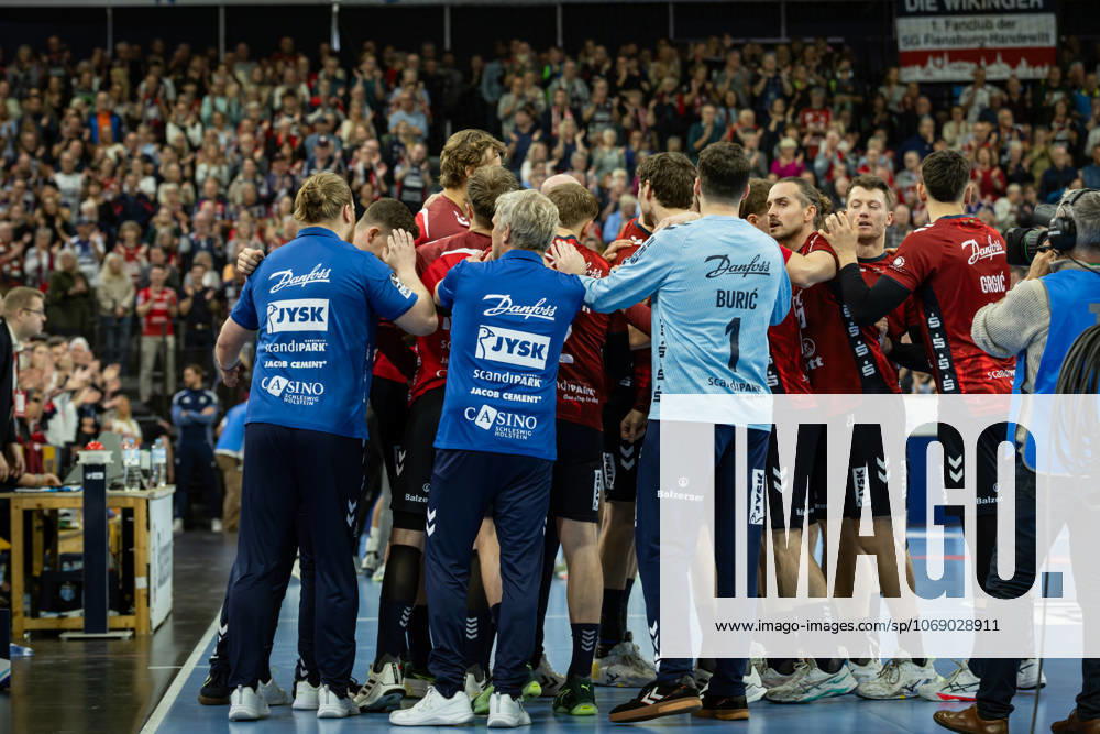 DAIKIN HBL SG Flensburg Handewitt vs Handball Sport Verein Hamburg 09 11 25 Team SG Flensburg Handewitt before the match DAIKIN HBL SG Flensburg Handewitt vs Handball Sport Verein Hamburg, GP JOULE Arena on 09 11 25