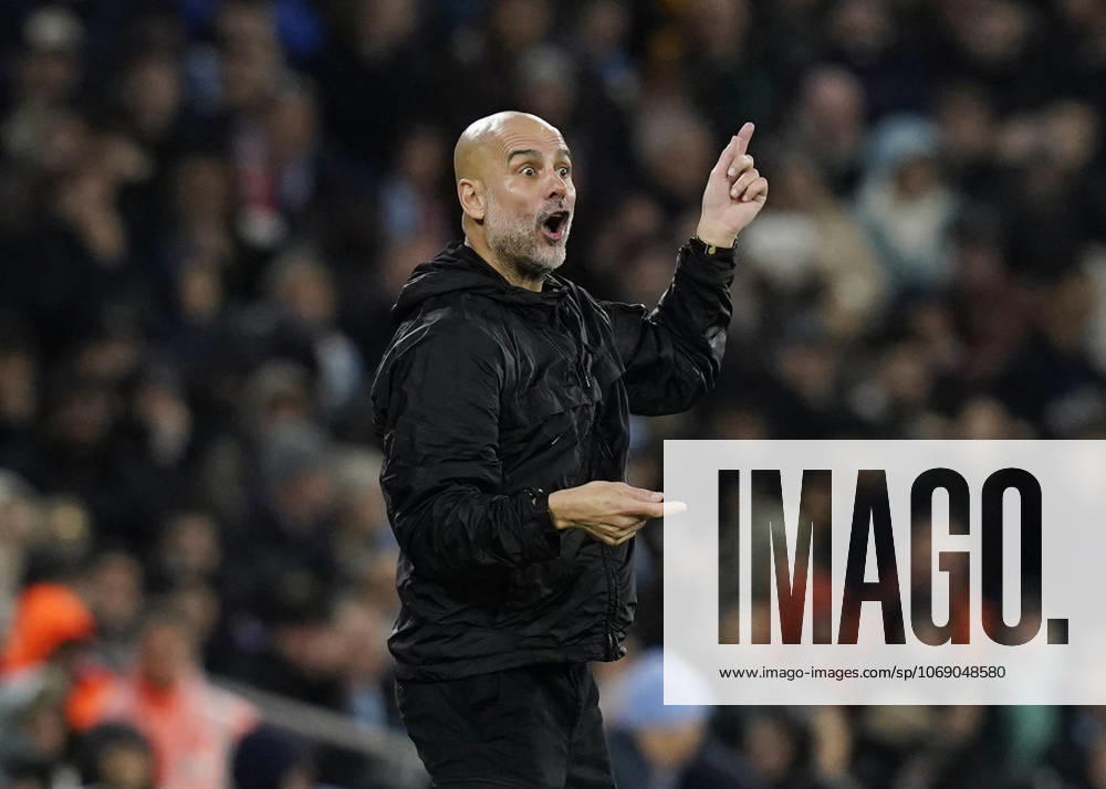 Manchester, England, 9th November 2025. Pep Guardiola coach of Manchester City sends out instructions during the Manchester City vs Liverpool Premier League match at the Etihad Stadium, Manchester. Picture credit should read: Andrew Yates Sportimage . SPI_080_AY_Man_City_Liverpool SPI-4280-0076