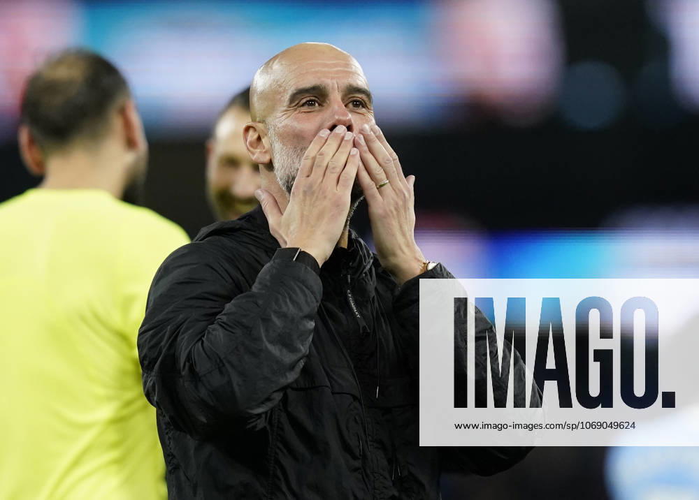 Manchester, England, 9th November 2025. Pep Guardiola coach of Manchester City blows kisses to the fans during the Manchester City vs Liverpool Premier League match at the Etihad Stadium, Manchester. Picture credit should read: Andrew Yates Sportimage . SPI_087_AY_Man_City_Liverpool SPI-4280-0083