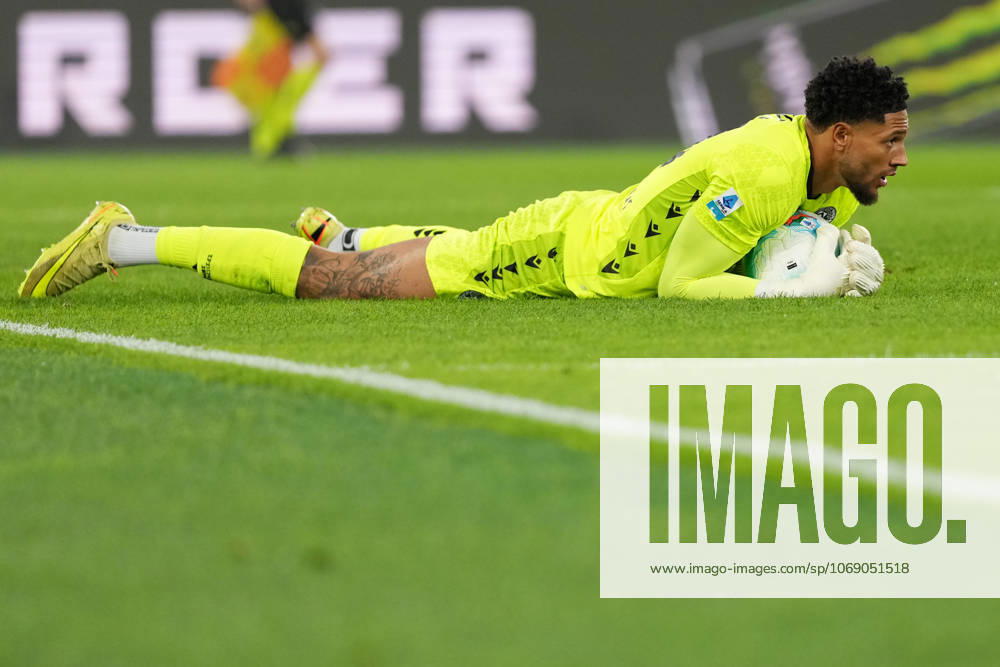 Maduka Okoye of Udinese Calcio during the Serie A 2025 2026 football match between AS Roma and Udinese Calcio at Stadio Olimpico in Rome (Italy), November 9, 2025. antoniettaxbaldassarre