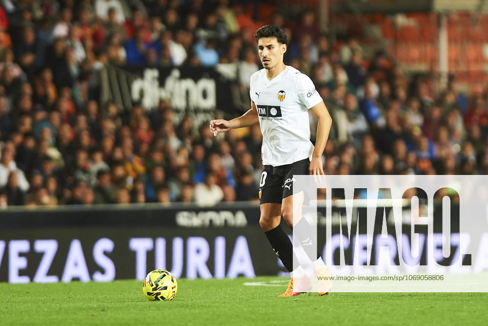 Andre Almeida (Valencia CF) during the LaLiga EA Sports match between Valencia CF and Real Betis at Estadio de Mestalla on November 9, 2025 in Valencia, Spain. (Photo by Maria Jose Segovia DeFodi Images) Andre Almeida Valencia CF during the LaLiga EA Sports match between Valencia CF and Real Betis at Estadio de Mestalla on November 9, 2025 in Valencia, Spain Photo by Maria Jose Segovia DeFodi Images
