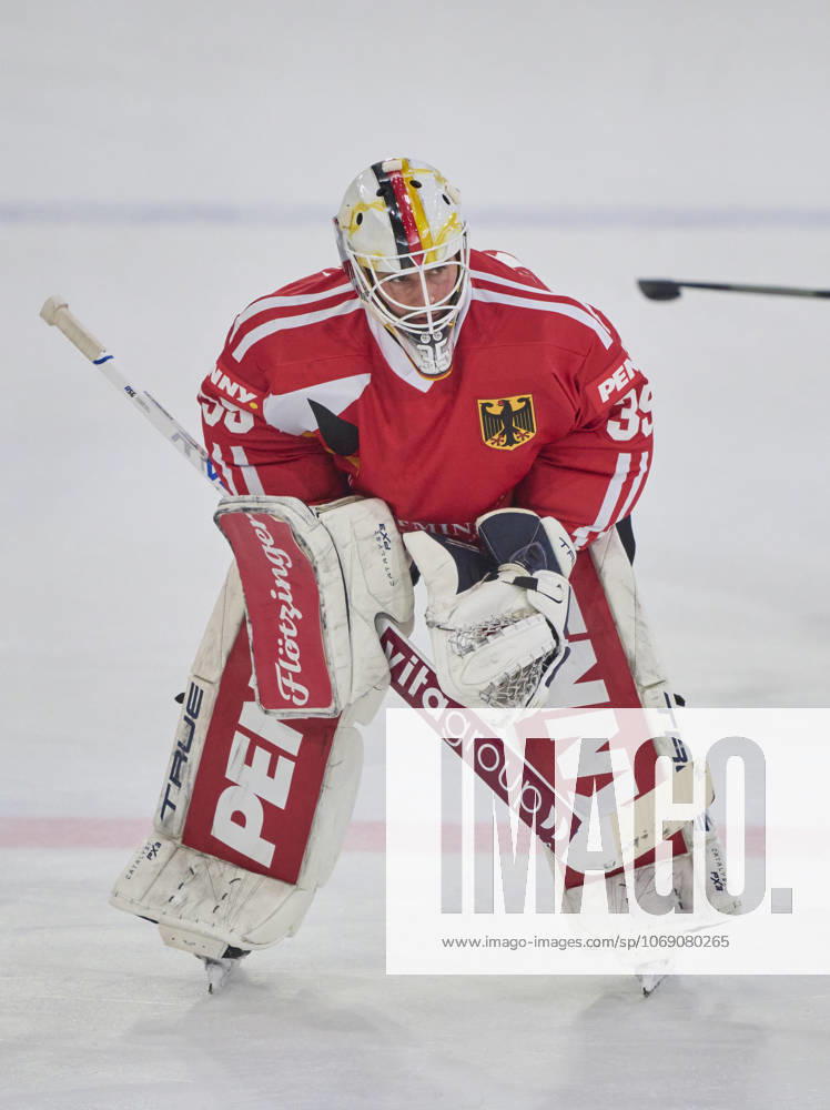 Mathias Niederberger goalie of Germany during the match GERMANY - SLOVAKIA 3-0 DEB Ice hockey, Eishockey DEUTSCHLAND CUP in Landshut, Germany, November 9, 2025, Season 2025 2026.