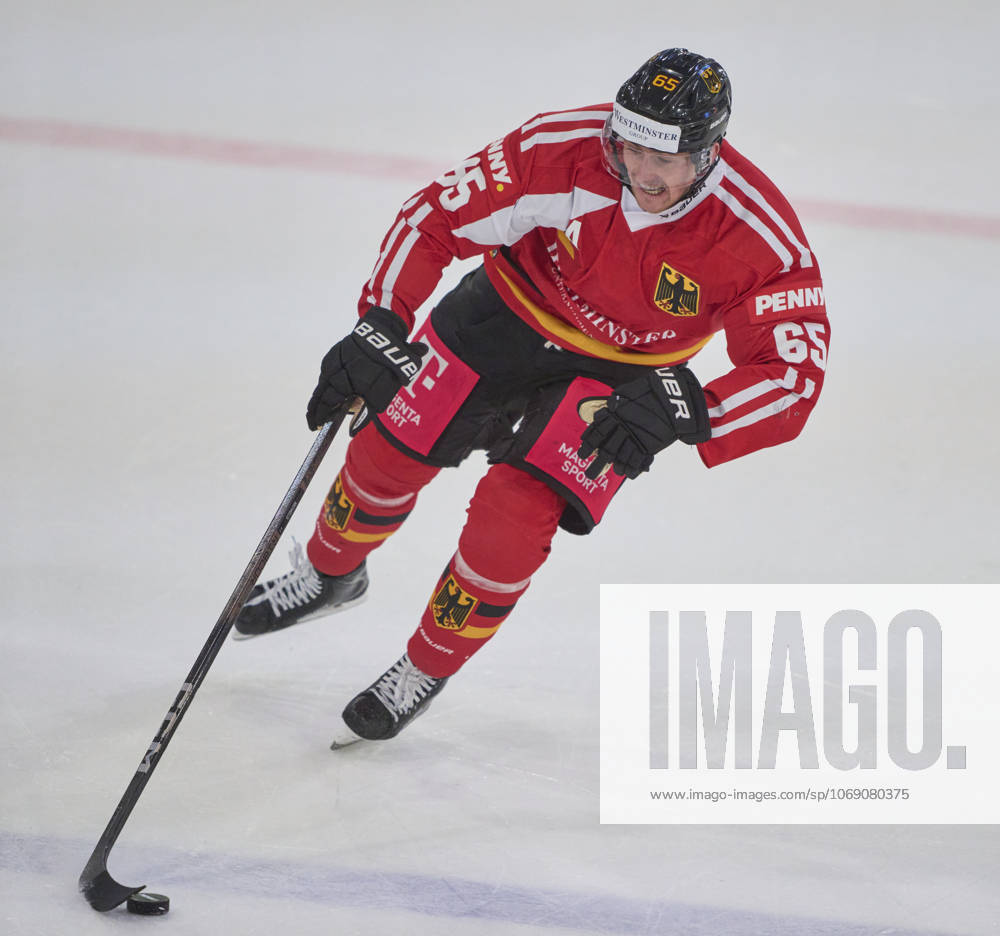 Marc Michaelis of Germany during the match GERMANY - SLOVAKIA 3-0 DEB Ice hockey, Eishockey DEUTSCHLAND CUP in Landshut, Germany, November 9, 2025, Season 2025 2026.