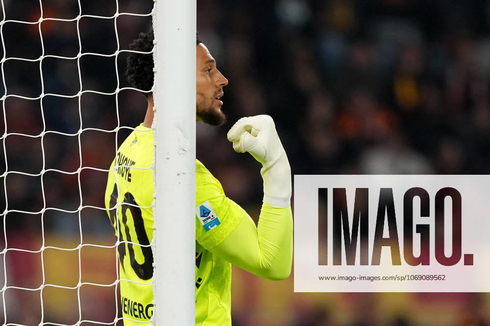 Maduka Okoye of Udinese Calcio during the Serie A 2025 2026 football match between AS Roma and Udinese Calcio at Stadio Olimpico in Rome (Italy), November 9, 2025. antoniettaxbaldassarre