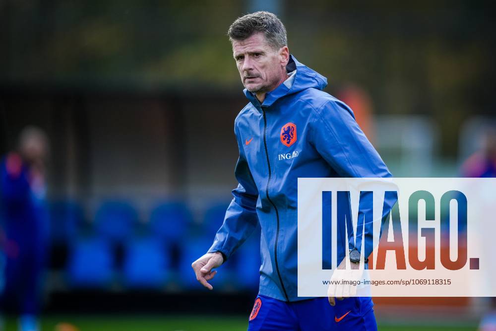 , KNVB Campus , season 2025 2026 , Dutch International football , Training session Netherlands , picture shows Netheralnds assistent-coach Wim Jonk Training session Netherlands 11-11-2025 x31985845x