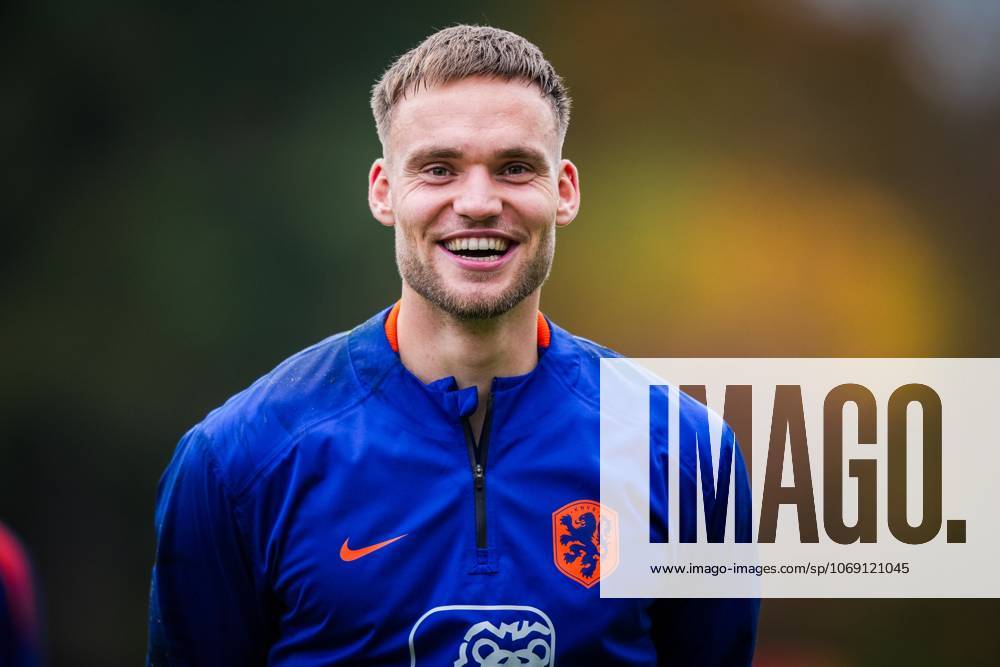 , KNVB Campus , season 2025 2026 , Dutch International football , Training session Netherlands , picture shows Netherlands goalkeeper Bart Verbruggen Training session Netherlands 11-11-2025 x31986326x