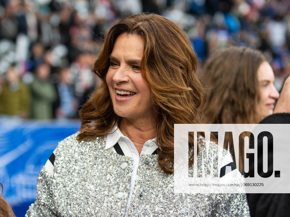 Katharina Witt, Indianapolis Colts vs Atlanta Falcons, American Football, National Football League, Berlin Game 2025, Season 2025, Matchday 10, 09 11 2025, Indianapolis Colts vs Atlanta Falcons, American Football, National Football League, Berlin Game 2025, Season 2025, Matchday 10, 09 11 2025 Berlin