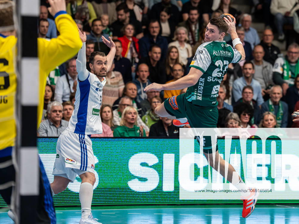 Oskar Sunnefeldt Frisch Auf Goeppingen, 27 comes free to throw, Frisch Auf Goeppingen vs Handball Sport Verein Hamburg, Handball, 1 Bundesliga, Men, 2025 2026 season, 13 11 2025, Frisch Auf Goeppingen vs Handball Sport Verein Hamburg, Handball, 1 Bundesliga, Men, 2025 2026 season, 13 11 2025 Goeppingen