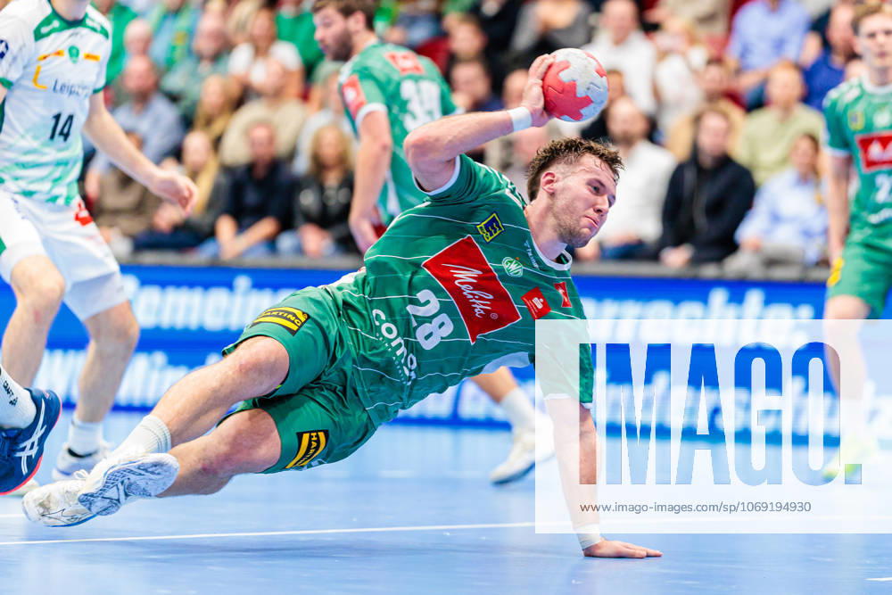 Tom Bergner GWD Minden, 28 in goal GER, GWD Minden vs SC DHfK Leipzig, Handball, 1 Bundesliga, Matchday 12, Season 2025 2026, 14 11 2025 GER, GWD Minden vs SC DHfK Leipzig, Handball, 1 Bundesliga, Matchday 12, Season 2025 2026, 14 11 2025 Luebbecke