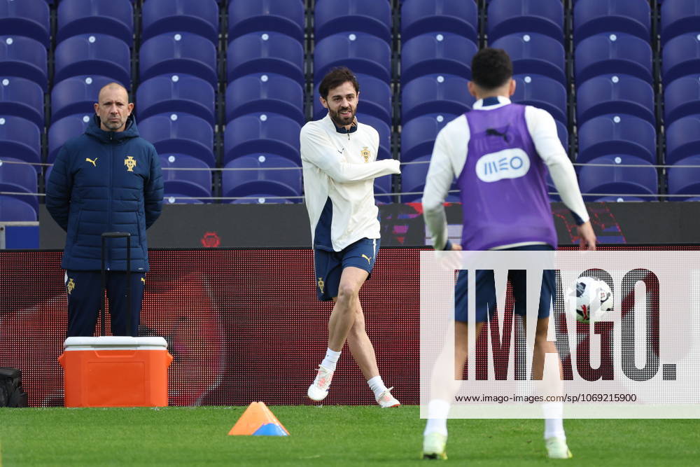 Bernardo Silva ( Portugal national team, Nationalteam ) during the training ahead of the match between Portugal and Armenia, valid for qualification for the World Cup 2026 at Estadio do Drag‹o on 15 November 2026 Porto Estadio do Dragao Porto Portugal