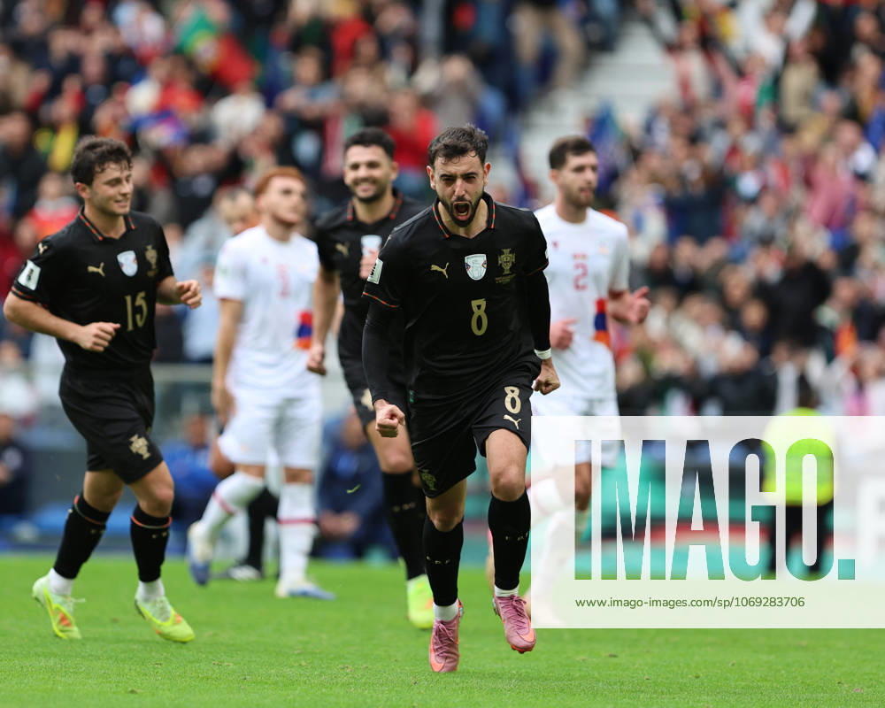 Bruno Fernandes ( Portugal national team, Nationalteam ) celebrating the goal in the match between Portugal National Team and Armenia National team, valid for 2026 World Cup Qualifiers at Estadio do Dragao on 16th November 2025. Porto Estadio do Dragao, Porto, Portugal Porto Porto Portugal