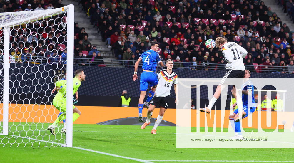 Germany Slovakia World Cup Qualification Leipzig, 17 11 2025, Red Bull Arena, Soccer, World Cup Qualification , BR Germany DEU vs Slovakia SVK , Goal for Germany to 1 0 In the picture scorer Nick Woltemade 2 v r , 11, DEU scores with a header against goalkeeper Martin Dubravka SVK , Picture Point