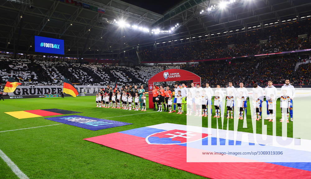 Germany Slovakia World Cup Qualification Leipzig, 17 11 2025, Red Bull Arena, Football, World Cup Qualification , BR Germany DEU vs Slovakia SVK , In the picture the teams enter the arena, Picture Point