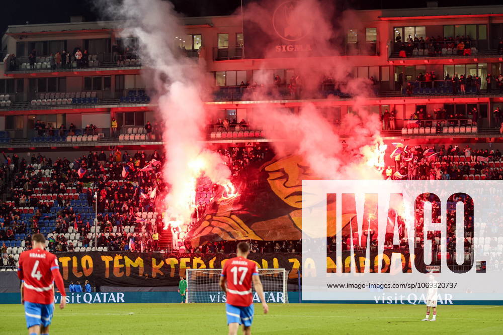 Olomouc Pilka nozna Eliminacje Mistrzostw Swiata 2026 mecz 8 : Czechy - Gibraltar - Football 2026 FIFA World Cup, WM, Weltmeisterschaft, Fussball qualifiers round Match 8 : Czech Republic - Gibraltar Nz. Kibice Fot. Michal Chwieduk Arena Akcji NEWSPIX.PL --- newspix.pl