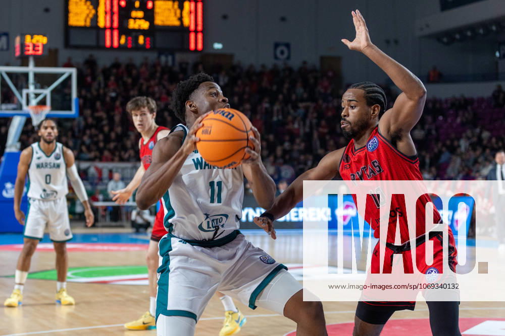 Legia Warszawa - Vilniaus Rytas 18.11.2025 basketball , Warsaw, Basketball Champions League BCL (koszykowka, Liga Mistrzow), game match Legia Warszawa - Vilniaus Rytas image shows: Ben Shungu (L) Jerrick Harding (R) photo Katarzyna Plewczynska Fotostyk