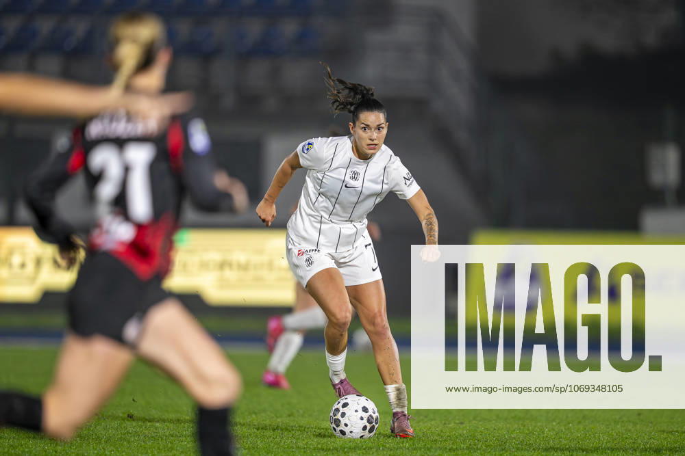 COMO, ITALY NOVEMBER 15 Nadine Nischler of FC Como in action during the Serie A Women match between FC Como and AC Milan at Stadio Ferruccio on November 15, 2025 in Como, Italy Como Stadio Ferruccio Italy