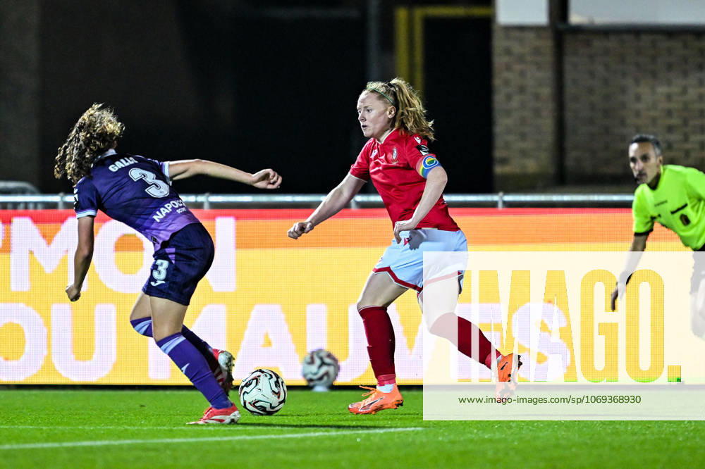 RSC ANDERLECHT VS STANDARD Amber Barrett (9) of Standard pictured during a female soccer game between RSC Anderlecht Women and Standard Femina de Liege on the 9th matchday of the 2024 - 2025 season of the Belgian Lotto Womens Super League , on Saturday 15 November 2025 in Deinze , Belgium . PHOTO SPORTPIX Stijn Audooren Deinze Belgium