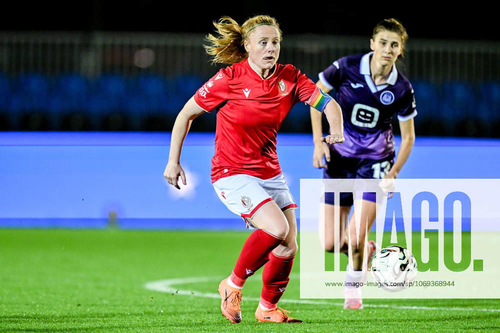 RSC ANDERLECHT VS STANDARD Amber Barrett (9) of Standard pictured during a female soccer game between RSC Anderlecht Women and Standard Femina de Liege on the 9th matchday of the 2024 - 2025 season of the Belgian Lotto Womens Super League , on Saturday 15 November 2025 in Deinze , Belgium . PHOTO SPORTPIX Stijn Audooren Deinze Belgium