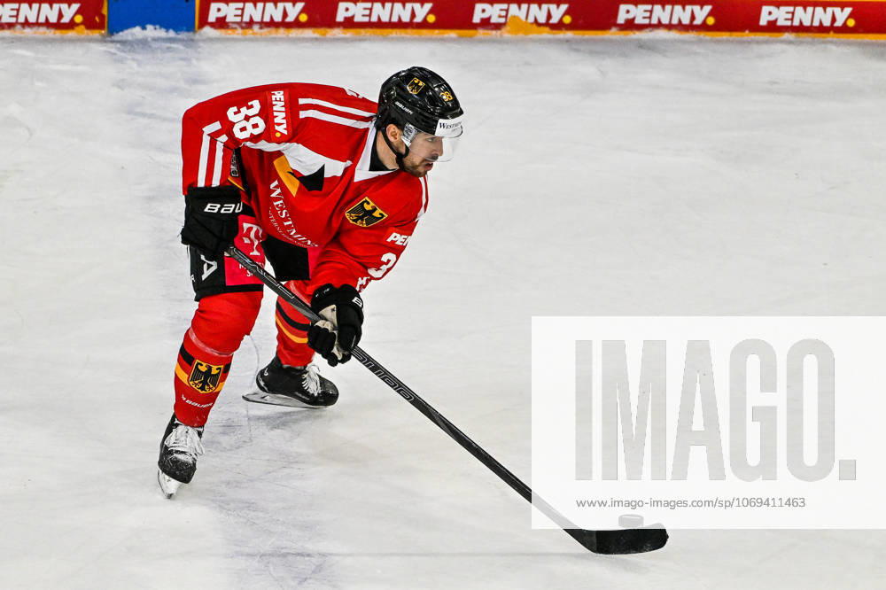 GER, Germany Cup 2025, Germany GER vs Slovakia SVK 09 11 2025, VR Bank Landshut Arena, Landshut, GER, Germany Cup 2025, Germany GER vs Slovakia SVK , pictured Fabio Wagner GER, 38 nordphotoxGmbHx xHafner nph00200