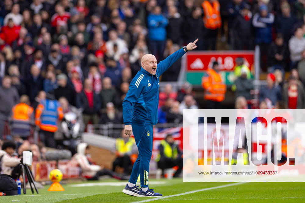 Football - FA Premier League - Liverpool FC v Nottingham Forest FC LIVERPOOL, ENGLAND - Saturday, November 22, 2025: Nottingham Forest s head coach Sean Dyche during the FA Premier League match between Liverpool FC and Nottingham Forest FC at Anfield. (Photo by David Rawcliffe Propaganda) LIVERPOOL Anfield MERSEYSIDE ENGLAND