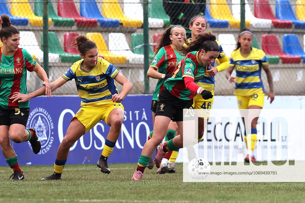 CALCIO - Serie A Femminile - Ternana Women vs Parma Calcio Pellegrino Cimo Giada (Ternana) vs Distedano Gaia (Parma) during Italian women s series A, match Ternana Women vs Parma Calcio 22 November 2025 at the Moreno Gubbiotti stadiumin Narni Italy (Photo by Luca Marchetti LiveMedia) during Ternana Women vs Parma Calcio, Italian football Serie A Women match in Narni (TR), Italy, November 22 2025 Narni (TR) Italy