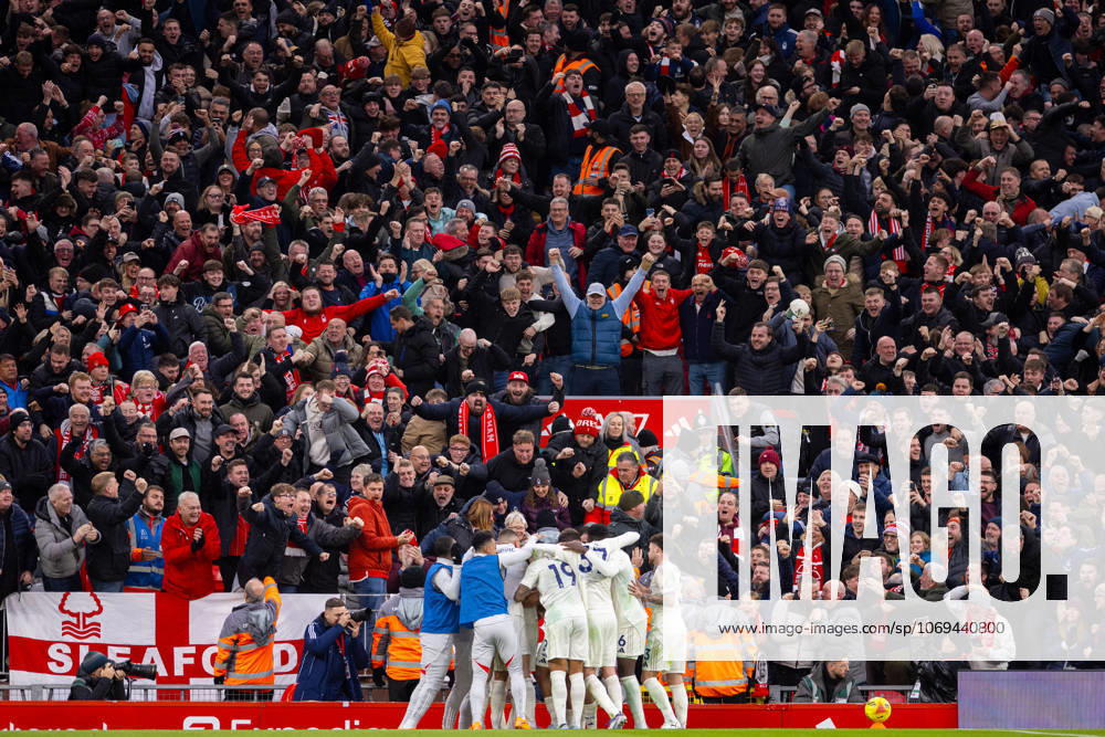 Football - FA Premier League - Liverpool FC v Nottingham Forest FC LIVERPOOL, ENGLAND - Saturday, November 22, 2025: Nottingham Forest celebrate after scoring the first goal during the FA Premier League match between Liverpool FC and Nottingham Forest FC at Anfield. (Photo by David Rawcliffe Propaganda) LIVERPOOL Anfield MERSEYSIDE ENGLAND