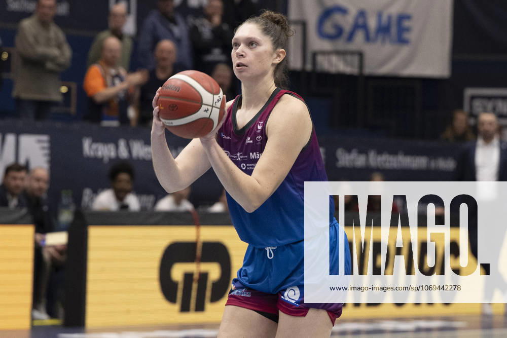 Toyota DBBL 2025 2026 Syntainics MBC vs Eigener Angels Nördlingen Halle Saale, Germany November 22, 2025 In the picture Natalie Kucowski Noerdlingen Weissenfels Stadthalle Weissenfels Saxony Anhalt Germany