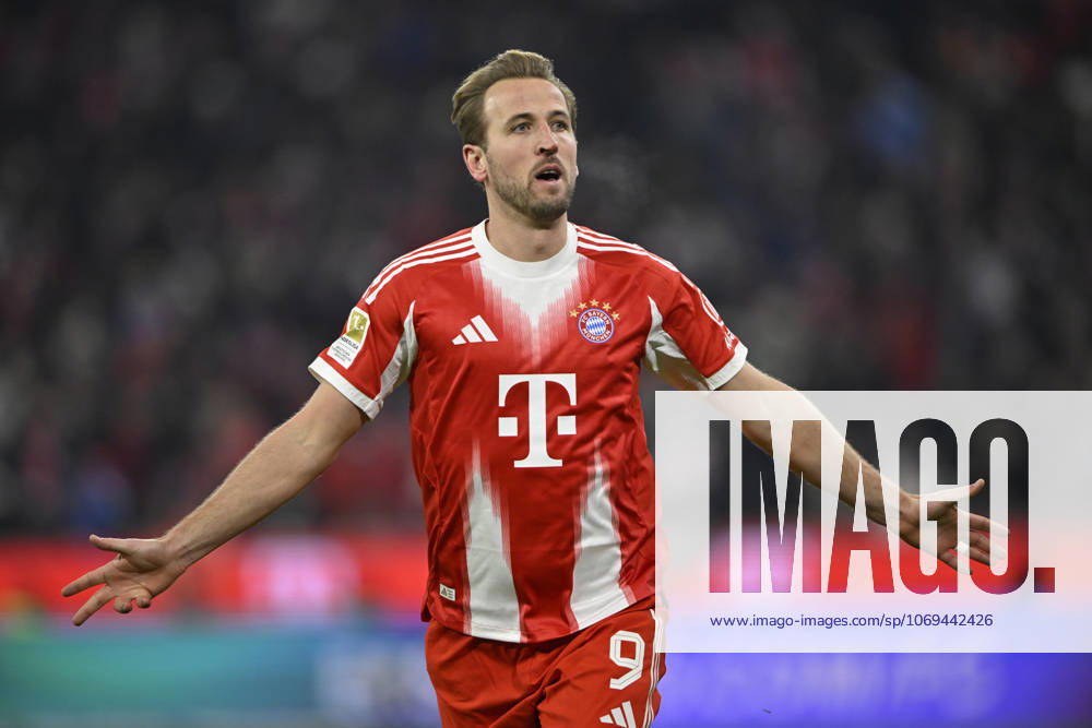 GOAL to 4 2 Harry Kane FC Bayern Muenchen FCB 09 Goal celebration FC Bayern Muenchen SC Freiburg SCF 22 11 2025 DFL REGULATIONS PROHIBIT ANY USE OF PHOTOGRAPHS AS IMAGE SEQUENCES AND OR QUASI VIDEO FC Bayern Muenchen SC Freiburg SCF