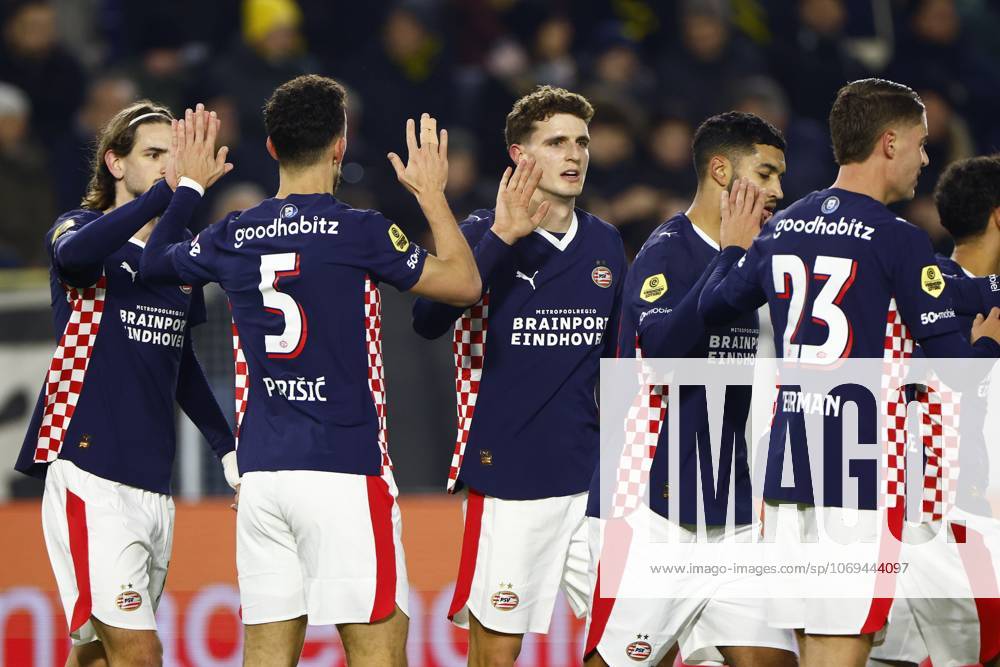 BREDA - (L-R) Yarek Gasiorowski of PSV Eindhoven, Ivan Perisic of PSV Eindhoven, Guus Til of PSV Eindhoven, Ismael Saibari of PSV Eindhoven, and Joey Veerman of PSV Eindhoven celebrate the 0-1 goal during the Dutch Eredivisie match between NAC Breda and PSV at the Rat Verlegh Stadium on November 22, 2025, in Breda, Netherlands. ANP SEM VAN DER WAL Eredivisie 2025-2026 ANPxSportx IVx 542765555 originalFilename: 542765555