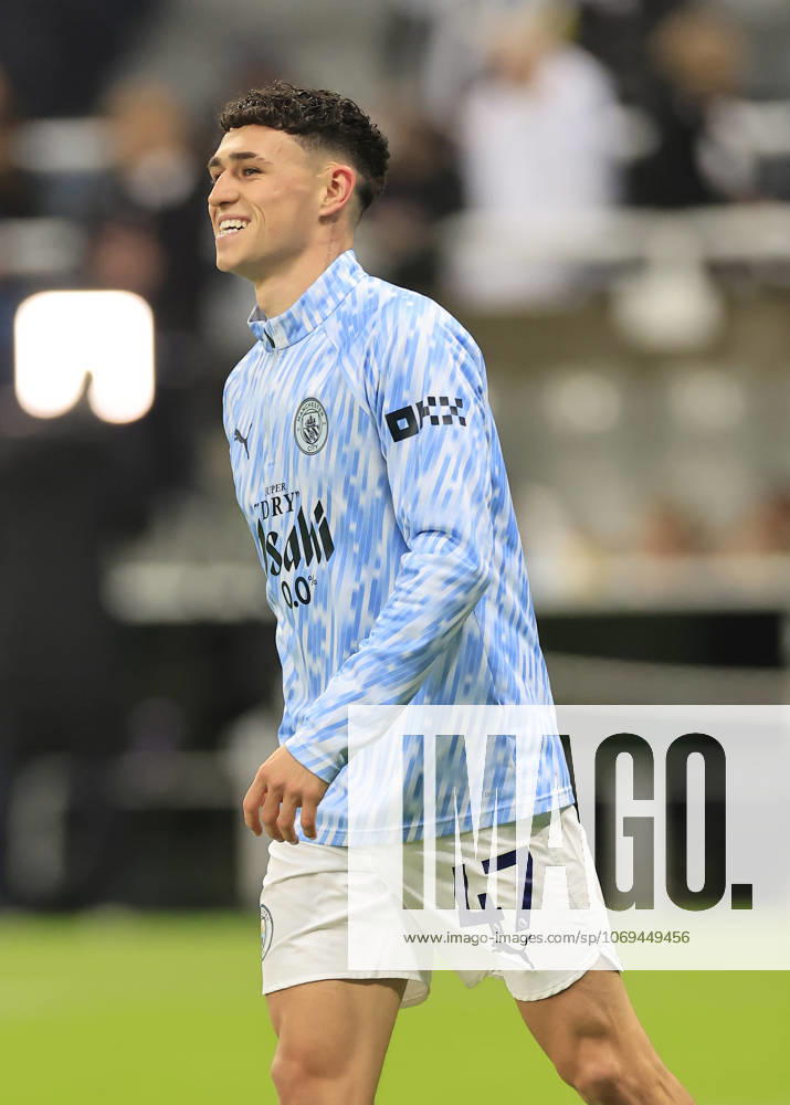 Newcastle United v Manchester City Premier League Phil Foden of Manchester City warms up during the Premier League match at St. James s Park, Newcastle UK Newspapers OUT