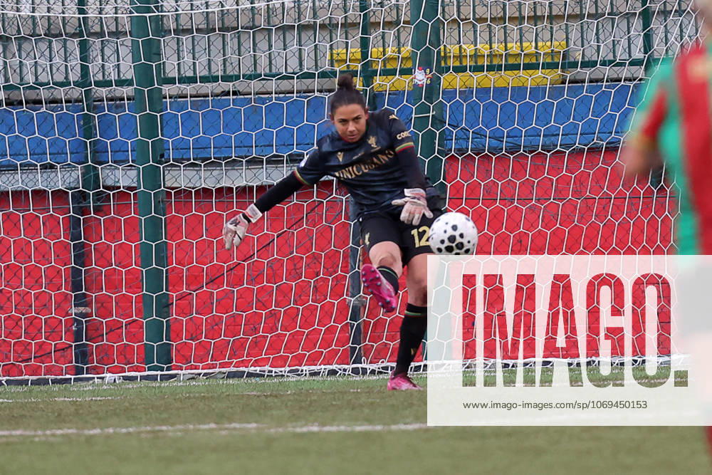 CALCIO - Serie A Femminile - Ternana Women vs Parma Calcio the goalkeeper Ciccioli Gloria (Ternana) during Italian women s series A, match Ternana Women vs Parma Calcio 22 November 2025 at the Moreno Gubbiotti stadiumin Narni Italy (Photo by Luca Marchetti LiveMedia) during Ternana Women vs Parma Calcio, Italian football Serie A Women match in Narni (TR), Italy, November 22 2025 Narni (TR) Italy