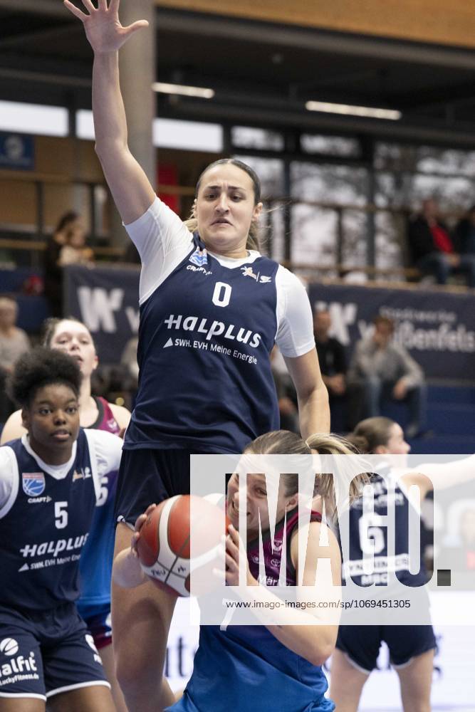 Toyota DBBL 2025 2026 Syntainics MBC vs Eigener Angels Nördlingen Halle Saale, Germany November 22, 2025 In the picture from left Alexia Allesch Halle and Laura Schinkel Noerdlingen Weissenfels Stadthalle Weissenfels Saxony Anhalt Germany
