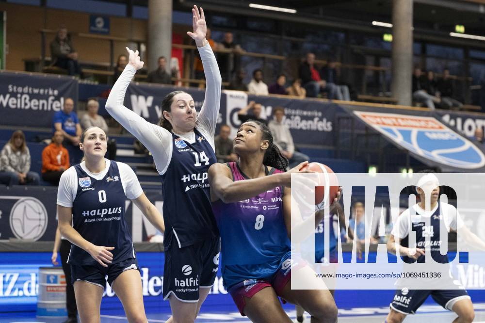 Toyota DBBL 2025 2026 Syntainics MBC vs Eigener Angels Nördlingen Halle Saale, Germany November 22, 2025 In the picture from left Alexia Allesch Halle , Katelyn Shumate Halle and Chanel Ndi Noerdlingen Weissenfels Stadthalle Weissenfels Sachsen Anhalt Germany