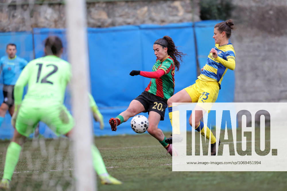 CALCIO - Serie A Femminile - Ternana Women vs Parma Calcio Pellegrino Cimo Giada n(Ternana) vs Cox Danielle (Parma) during Italian women s series A, match Ternana Women vs Parma Calcio 22 November 2025 at the Moreno Gubbiotti stadiumin Narni Italy (Photo by Luca Marchetti LiveMedia) during Ternana Women vs Parma Calcio, Italian football Serie A Women match in Narni (TR), Italy, November 22 2025 Narni (TR) Italy