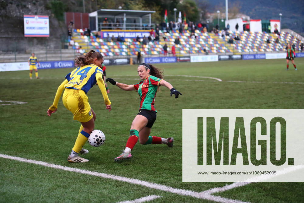 CALCIO - Serie A Femminile - Ternana Women vs Parma Calcio Petrara Maria Grazia (ternana) vs Bous Salas Berta (Parma) during Italian women s series A, match Ternana Women vs Parma Calcio 22 November 2025 at the Moreno Gubbiotti stadiumin Narni Italy (Photo by Luca Marchetti LiveMedia) during Ternana Women vs Parma Calcio, Italian football Serie A Women match in Narni (TR), Italy, November 22 2025 Narni (TR) Italy