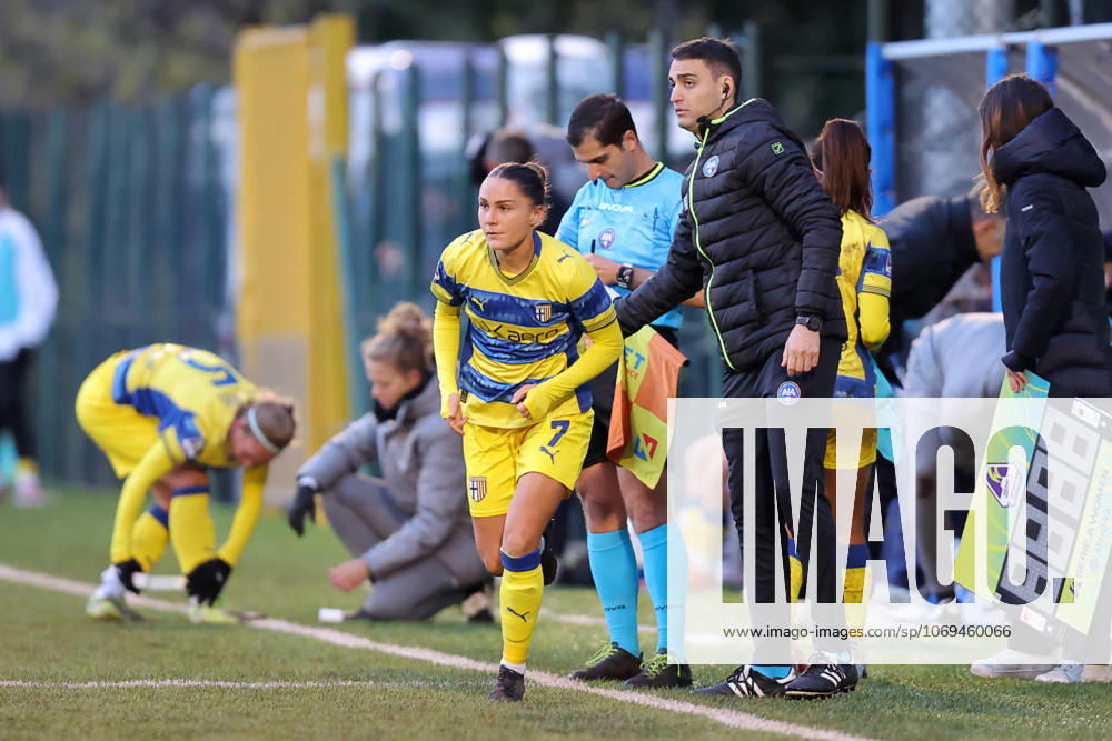 CALCIO - Serie A Femminile - Ternana Women vs Parma Calcio replacement Real Carranza Kerlly with Rabot Madelane during Italian women s series A, match Ternana Women vs Parma Calcio 22 November 2025 at the Moreno Gubbiotti stadiumin Narni Italy (Photo by Luca Marchetti LiveMedia) during Ternana Women vs Parma Calcio, Italian football Serie A Women match in Narni (TR), Italy, November 22 2025 Narni (TR) Italy