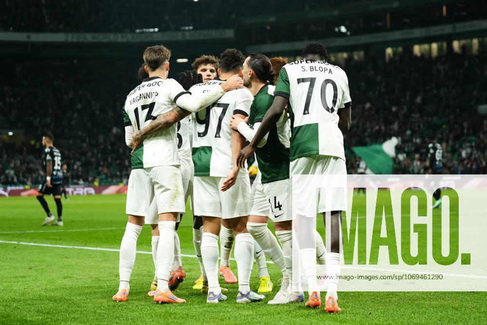 Taca de Portugal - Sporting CP v AC Marinhense (Foto: Joao Alvarinhas Avant Sports) Equipa do Sporting CP celebra um golo durante a partida entre o Sporting CP e o AC Marinhense, a contar para a Taca de Portugal no Estadio Jose Alvalade - Novembro 22, 2025 - Lisboa, Portugal. (Foto: Joao Alvarinhas Avant Sports) Lisboa Estadio Jose Alvalade Portugal