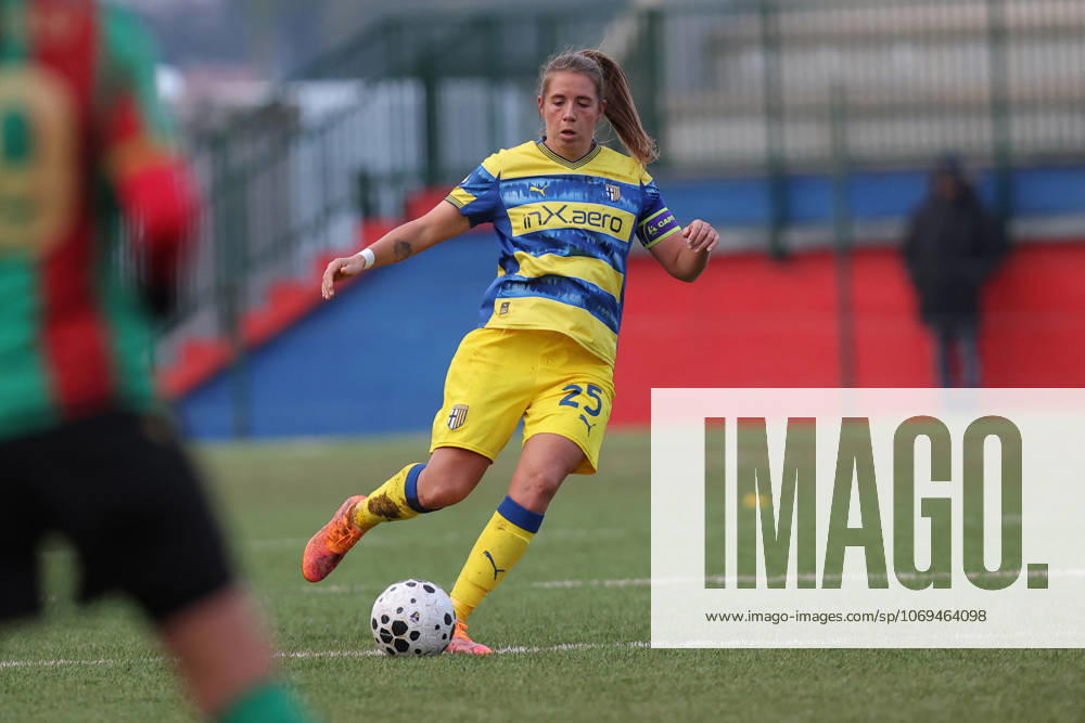 CALCIO - Serie A Femminile - Ternana Women vs Parma Calcio Ambrosi Caterina (Parma) during Italian women s series A, match Ternana Women vs Parma Calcio 22 November 2025 at the Moreno Gubbiotti stadiumin Narni Italy (Photo by Luca Marchetti LiveMedia) during Ternana Women vs Parma Calcio, Italian football Serie A Women match in Narni (TR), Italy, November 22 2025 Narni (TR) Italy